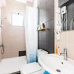 Apartment Luxury 5-Bedroom Villa Sarcon 88 On Seaside