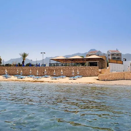 Apartment Luxury 5-Bedroom Villa Sarcon 88 On Seaside *