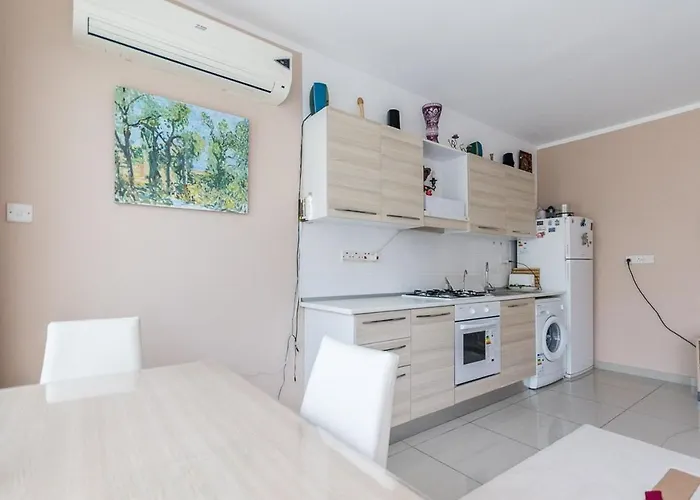 Luxury 5-Bedroom Villa Sarcon 88 On Seaside Apartmán *